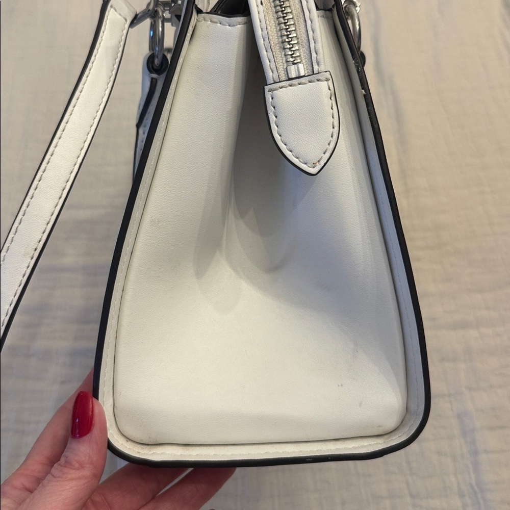 EUC! MICHAEL KORS Marilyn Medium Saffiano Leather Satchel - Picture 6 of 16